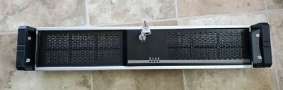 Chenbro 2u front cover with 2 doors and key and handles - Image 1 of 4