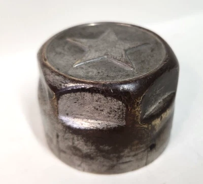 Tapacubos vintage con logotipo de estrella Durant cubierta de latón roscada Foto 1 de 4