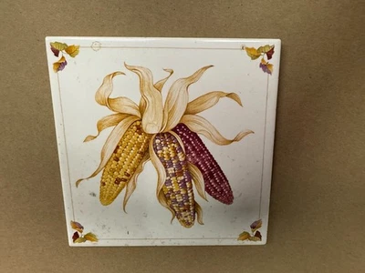 Azulejo de cerámica fino Avon 1984 de colección tonos de otoño maíz 6" remache o colgante de pared Foto 1 de 2