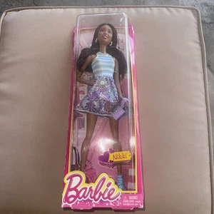 Barbie Fashionista Nikki Doll 2013 - Afbeelding 1 van 8