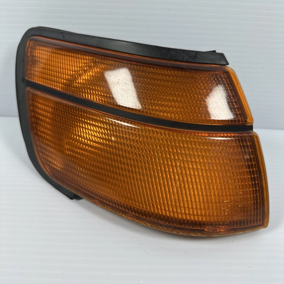1988 1989 Toyota Celica OEM Right Turn Signal Sun Cracks KOITO20-188 - Image 1 of 4