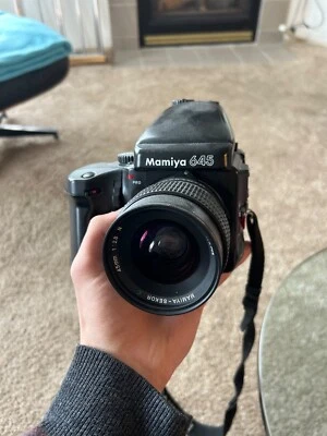 mamiya 645 pro con lente 45mm Foto 1 de 4