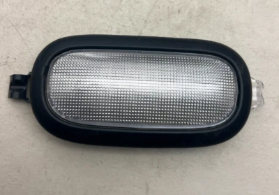 Внутренний задний купольный фонарь на крышу 19-24 Ram 3500 - Изображение 1 из 4