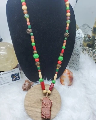 Impresionante collar con cuentas colgante de jaspe rojo hecho a mano Foto 1 de 4