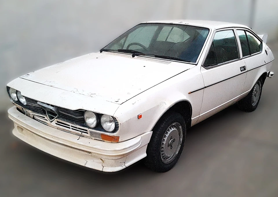 Alfa Romeo Alfetta GT 1979 GTV 2000 4 Cylinder Transaxle 5 Speed Manual 116 - image 1 of 4