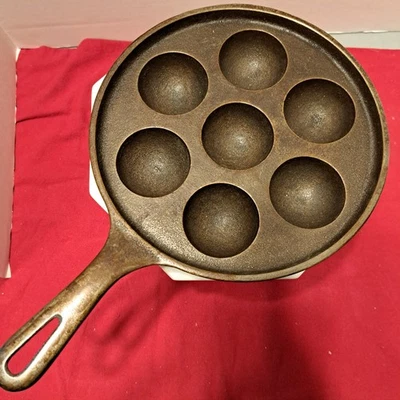 Griswold USA #962 A No. 32 Cast Iron Aebleskiver Egg Poaching Pan Skillet 9" - Image 1 of 4
