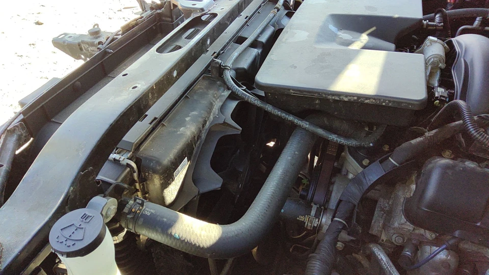 Motor de refrigeración eléctrico 16 Chevy Silverado 1500 Foto 1 de 1