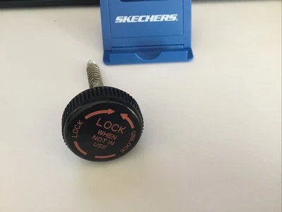 Perilla de bloqueo Schwinn Airdyne Ad3 Ad4 con pasador de bloqueo de rueda de resorte Foto 1 de 2