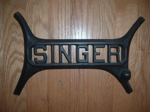 Antique Vintage Singer TREADLE Sewing Machine CAST IRON Emblem Logo Name Plate - Picture 1 of 2