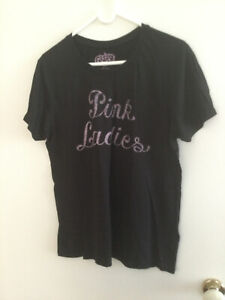 NWOT LUCKY BRAND GREASE PINK LADIES T-SHIRT – BLACK SZ L -RRP $40 USD