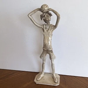 Rare Dino Bencini Italian Ceramic Sculpture Basketball Player Signed 12.5" - Picture 1 of 21