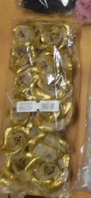 Novo lote de 1 dúzia de rosas médias 2 1/2" em toda dança artesanato nupcial uso em um fio - Imagem 1 de 4