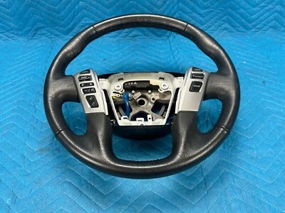 Volante Nissan Titan XD con interruptores envuelto en cuero negro 2019-2021 OEM Foto 1 de 4