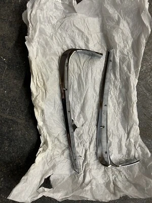 Mercury Cougar 1969 cuarto de ventana moldeada  Foto 1 de 3