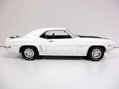 约翰尼闪电肌肉车 - 1969 雪佛兰 CAMARO Z/28 - 1/24 压铸 - 阅读 — 第 1/4 张图片