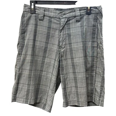 Oakley Shorts Men's W-30 Black White Plaid Chino Golf Skater Summer Vacation - Image 1 of 4