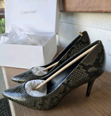 NEW Calvin Klein GAYLE TwoTone Camouflage Snakeskin Leather Pumps Sz 9 Paid $109 - Image 1 of 4