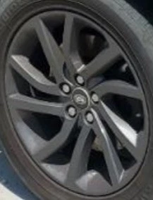 Discovery Sport 2018 rueda original 18x8 5 radios ángulo radios en V negro Land Rover Foto 1 de 4