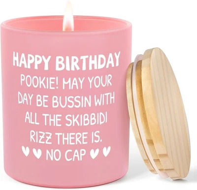 Divertida vela de cumpleaños rosa, lavanda y vainilla de 10 oz, tarro reutilizable, novedad Foto 1 de 4
