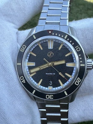 RELOJ DE BUCEO AUTOMÁTICO ZELOS SWORDFISH 40MM SS NEGRO y ARENA Nh35 Foto 1 de 4