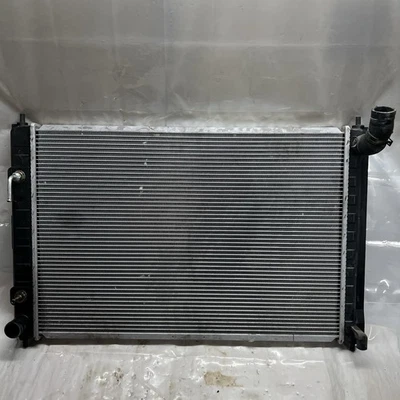 Refrigerante de água radiador Nissan Murano 2009 - 2014 fabricante de equipamento original - Imagem 1 de 2