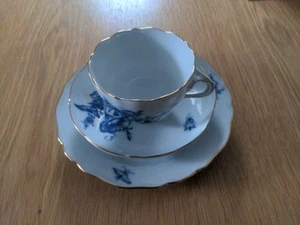 Sammeltasse Meißen Porzellan Blaue Blumen Goldrand - Bild 1 von 3