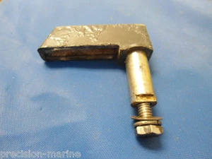 820000A4, 820000A 4 Cowl Latch 1990-1994 Force 120 hp - Picture 1 of 2