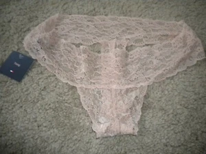 Tommy Hilfiger beige thong full lace panty with beige lace waist NWT 7 L - Picture 1 of 1