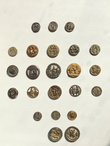 COLLECTOR'S CARD OF 23 ANTIQUE BUTTONS ~ COUPLES ~ SOME UNCOMMON ~ 5/8"- 1 & 1/8 Cover