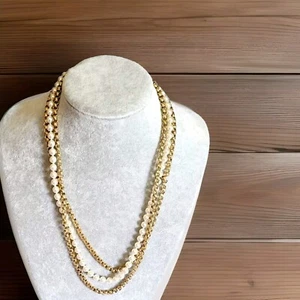 Collar Multihilo Vintage - Tono Dorado con Perlas de Imitación, Estilo Clásico - Imagen 1 de 6