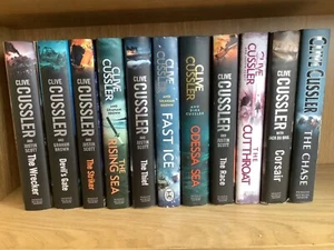 Clive Cussler: 11 Hardback Bundle, Job Lot - Imagen 1 de 23