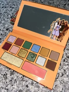 Face Pressed Powder Palette The Wizard of Oz x Kylie (Slightly Damaged) - Picture 1 of 3