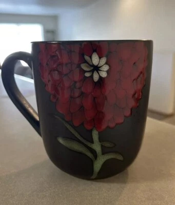 Смелый красный цветок черный текстурированный кофейная кружка Gibson дома 16 унций - Изображение 1 из 4