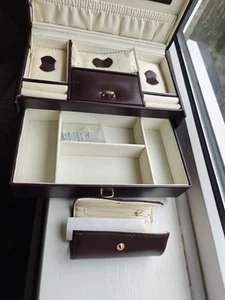 Dulwich designs jewellery box Maroon Missing key, used in good condition - Picture 1 of 6