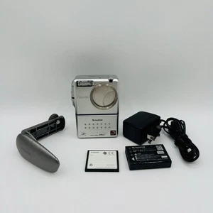 Fujifilm FinePix M603 Digital Camera 3.1MP VGA Video - Picture 1 of 9