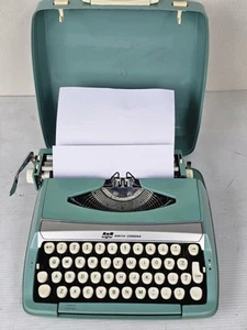 Smith Corona Corsair Deluxe Typewriter Aqua Turquoise Blue With Case, Excellent  - Picture 1 of 17