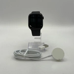 Apple Watch (série 10) 42 mm aluminium noir de jais avec sport noir (GPS) - Excellent - Photo 1 sur 5