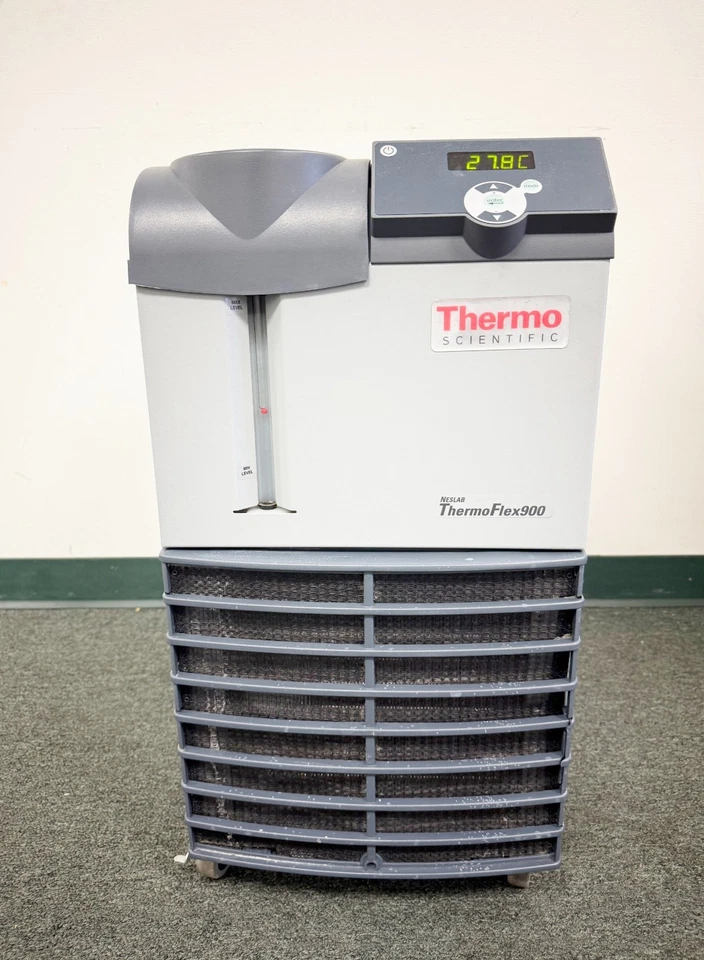 Thermo Scientific NESLAB ThermoFlex 900 Recirculating Chiller - Image 1 of 4