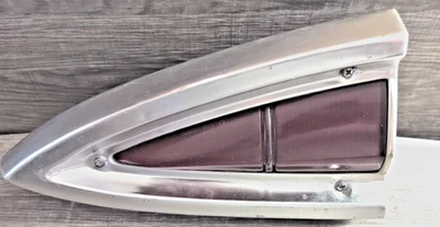 1959 Chevrolet El Camino Wagon, Sedan Delivery Right Inner Taillight Assembly Foto 1 de 3
