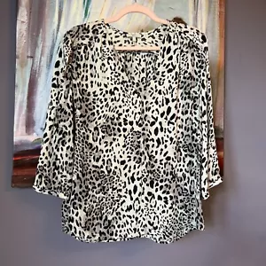 JOIE 100% Silk S Hidden Bottoms Blouse Classic White Gray Snake - Picture 1 of 10