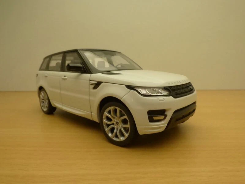 RANGE ROVER SPORT blanc L405 1/24 - Image 1 of 1