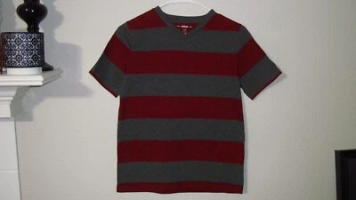 Urban Pipeline Awesomely Soft Ultimate Tee Gray & Red V-Neck Boys Large 14/16 - Image 1 of 4