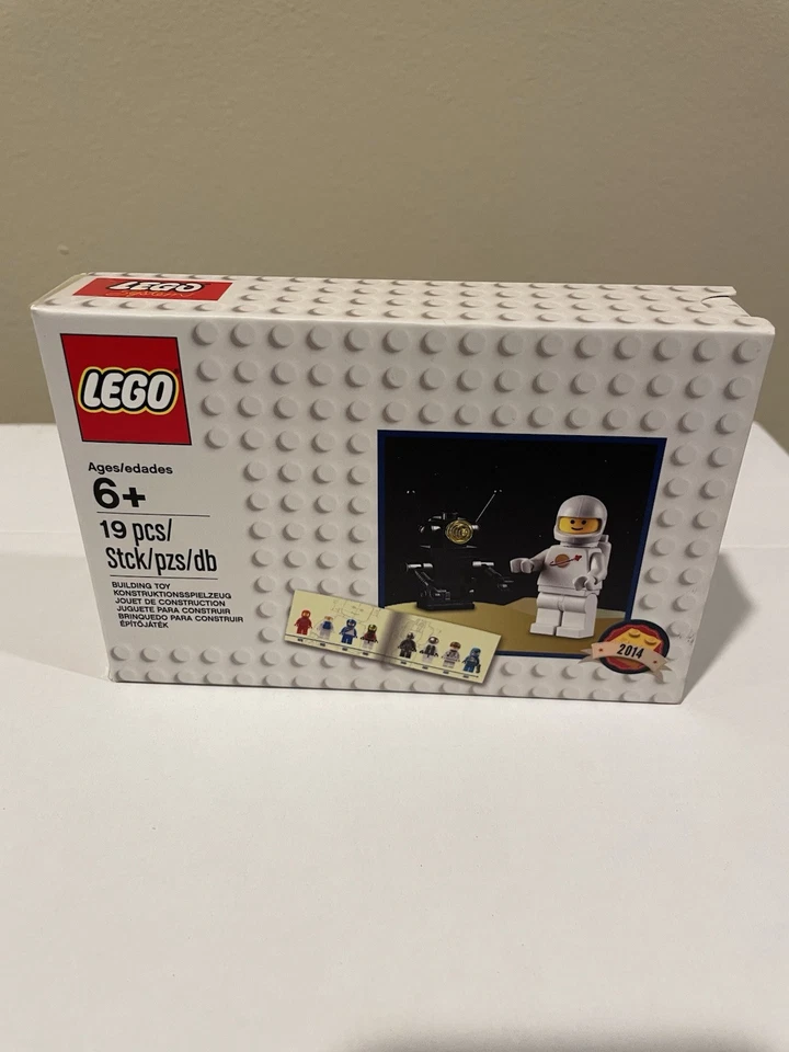 LEGO Space: Classic Spaceman Minifigure (5002812) - Image 1 of 1