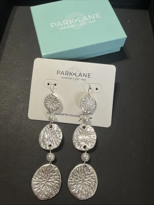 💚🩵💙💜 Pendientes Park Lane Maren Plata con Perlas Cuelgan 4.25” Totalmente Nuevos en Caja Foto 1 de 4