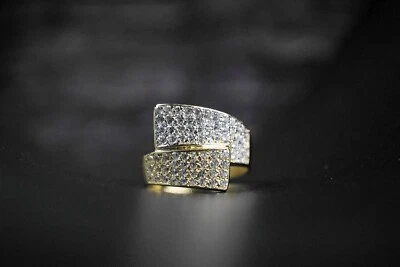 Anillo de oro 14k dos tonos con pavé de circonitas cúbicas circonitas cúbicas 4,6 gramos Foto 1 de 4