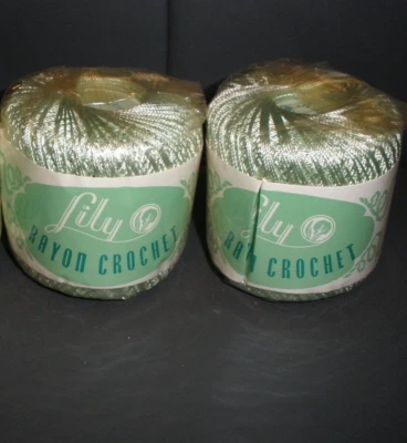 NUEVO Lote De Colección de 2 Hilos de Ganchillo Lily Rayon 125 Yardas VERDE Foto 1 de 4
