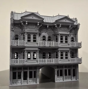 HO Scale 1:87 Hotel Building - Picture 1 of 8