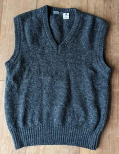Hutzler's "Men"  Vintage Black 100% Wool Sweater Vest Small Made in Italy academ - Picture 1 of 6