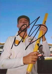 AUSTRALIA: NATHAN LYON SIGNED 6x4 TEST ACTION PHOTO+COA - Picture 1 of 1