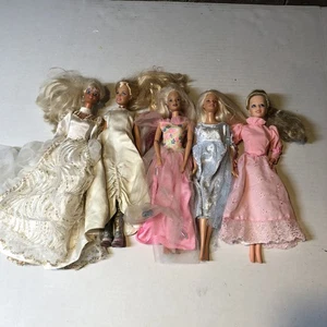 Vtg Barbie Dolls Lot (5) Mattel Toy W/ Clothes Gowns Dresses 70s 80s #3 MGT - Picture 1 of 4